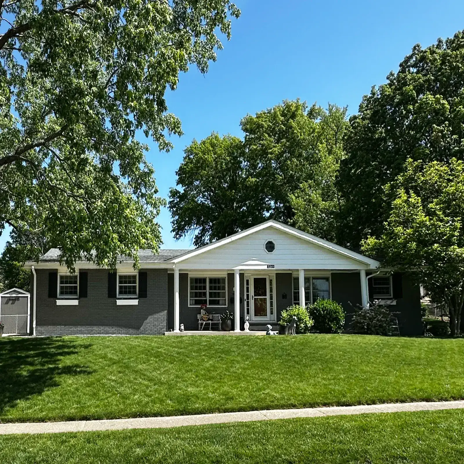 Professional exterior siding and trim painting in Sangamon County