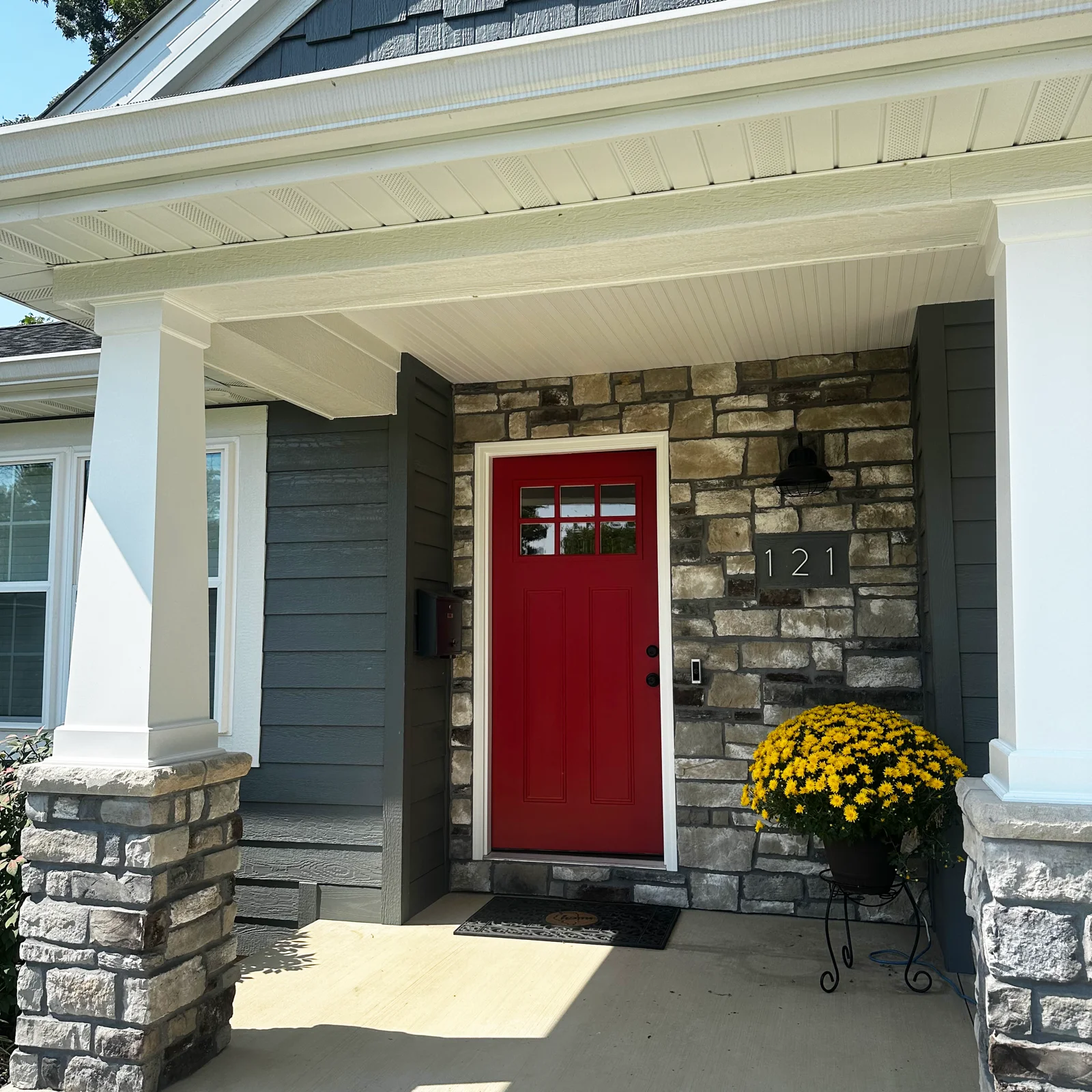 House with fresh exterior paint in Springfield Illinois