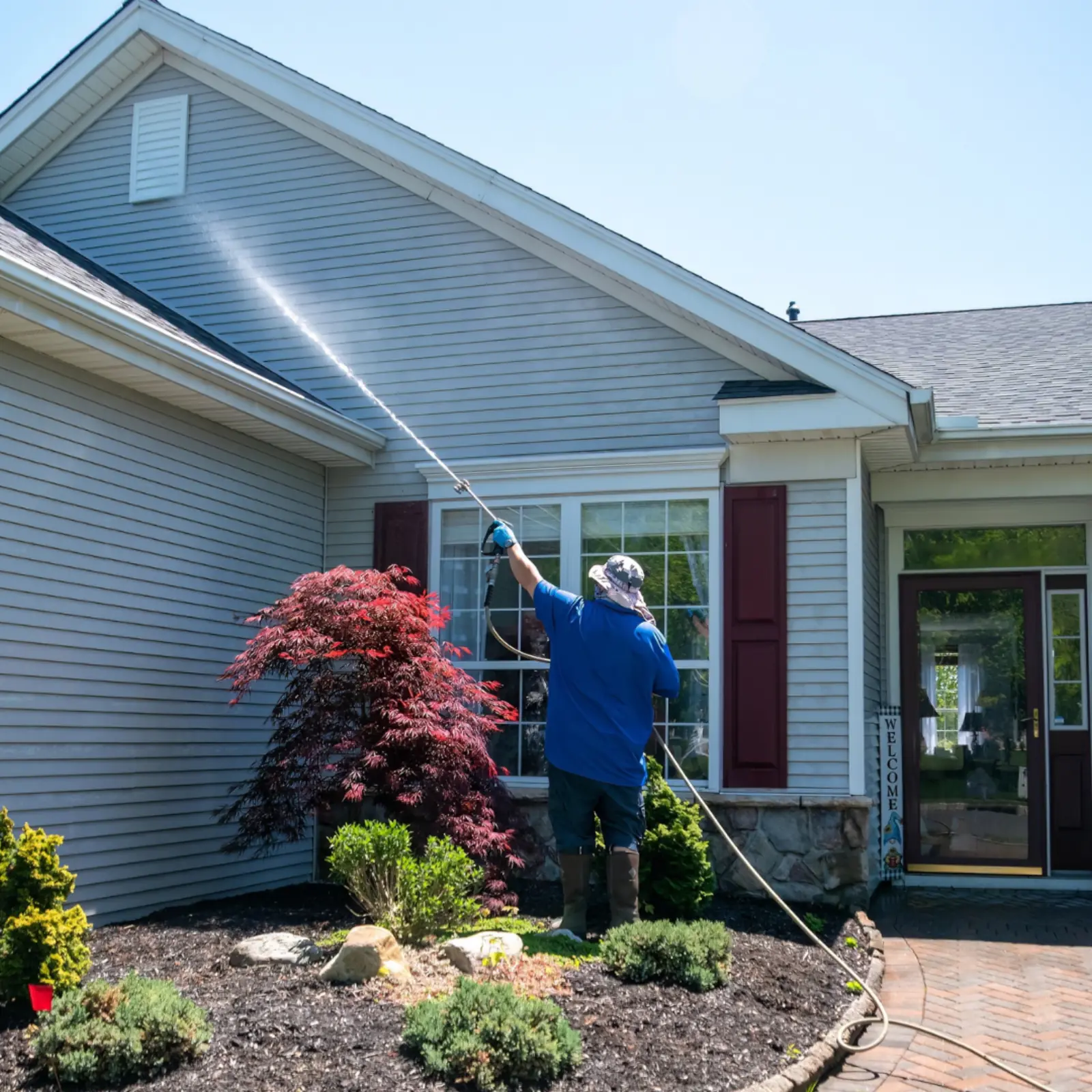 Hand scrubbing and power washing in Springfield Illinois