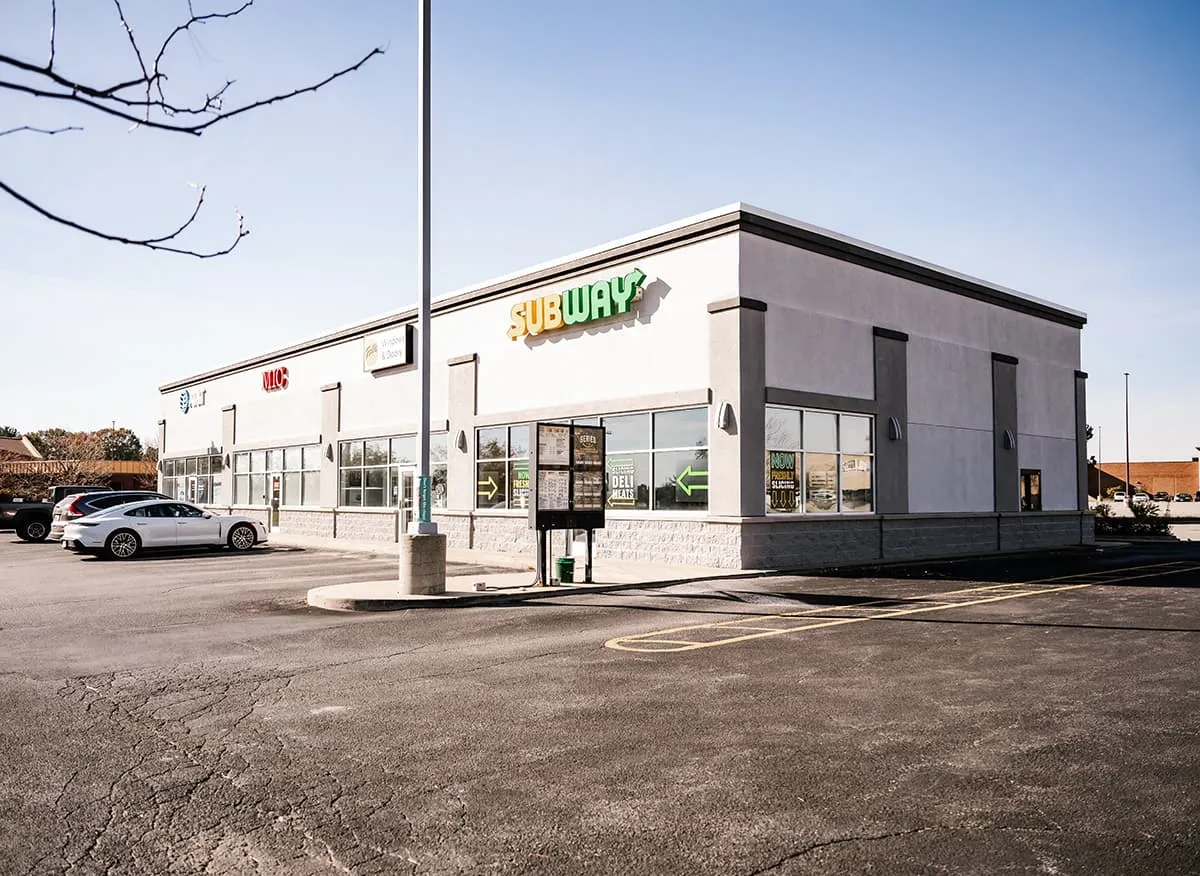 Commercial restaurant exterior painting in Decatur Illinois